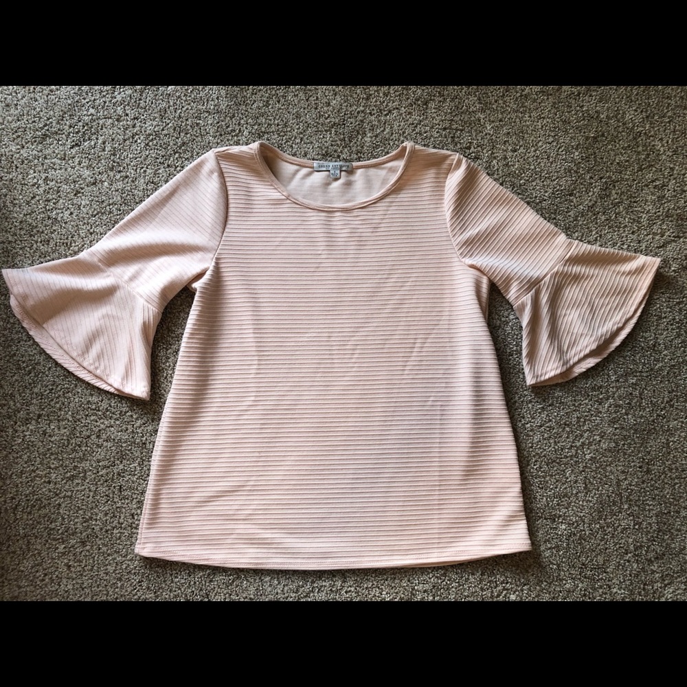 Green Envelope- Light pink blouse